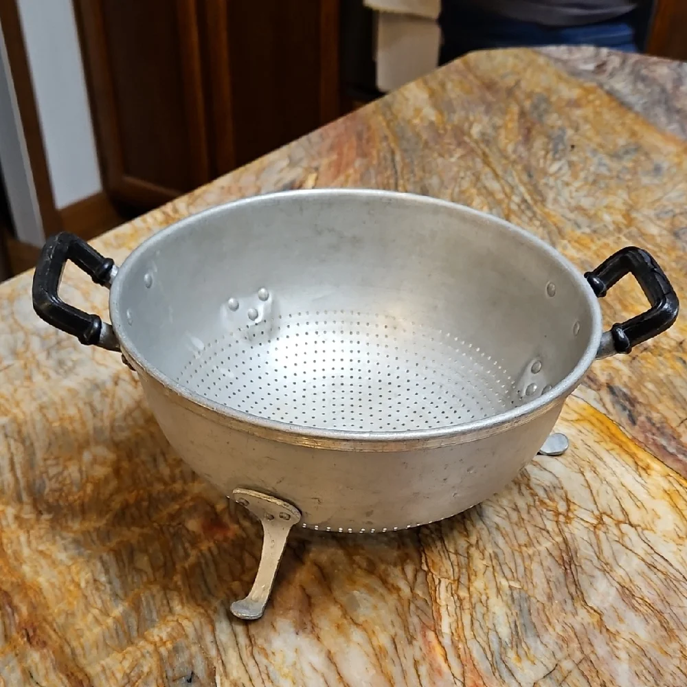 ALFA Vintage Aluminum Colander with Black Handles 9